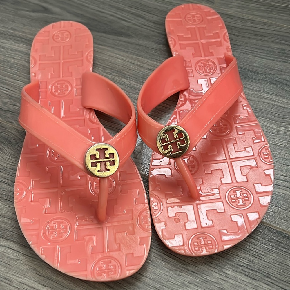 Tori Burch flip flop jelly sandals in Pink